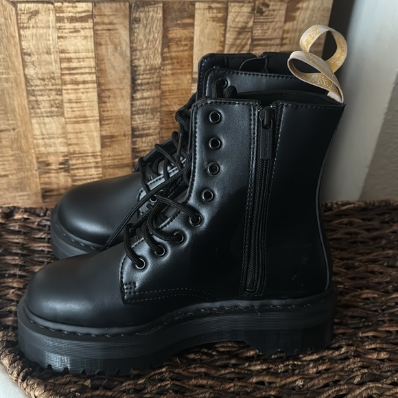 Dr Martens Women’s VEGAN JADON II BOOT MONO PLATFORMS (zipper) - Picture 3 of 4